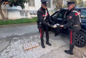 suv carabinieri droga