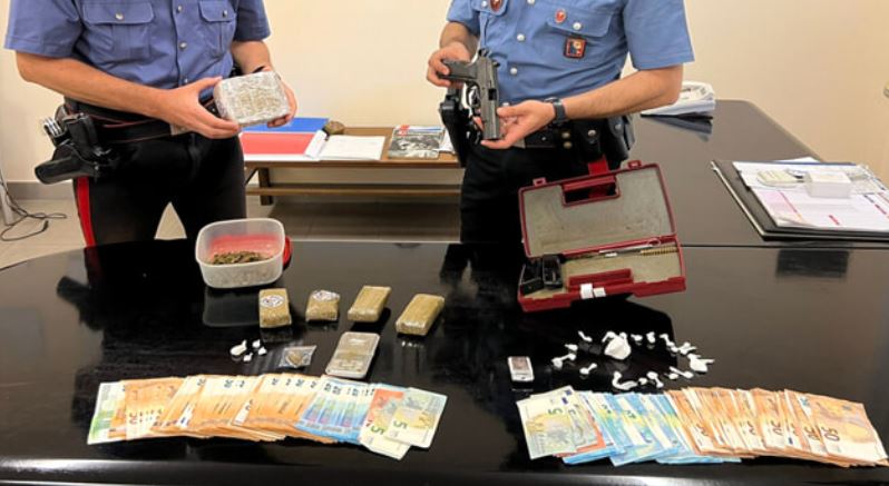 carabinieri droga pizzeria