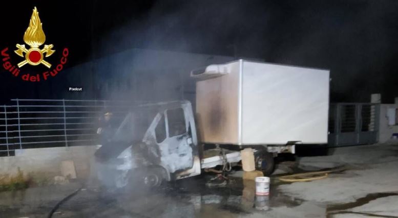 incendio furgone