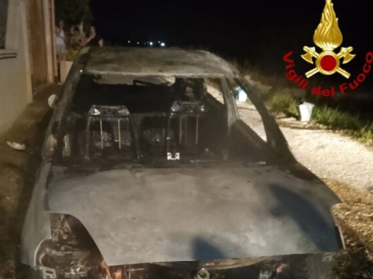 auto distrutta