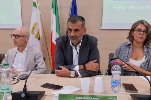 presentazione mare democratico in fiera (1)